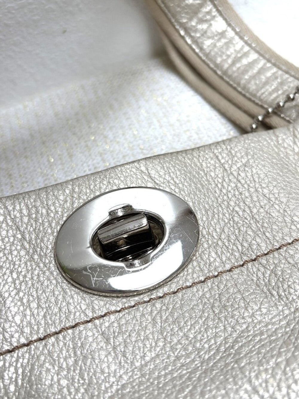 Rare Coach Resort Turnlock Tote style 11538 from 2007, metallic gold leather EUC - Picture 13 of 16